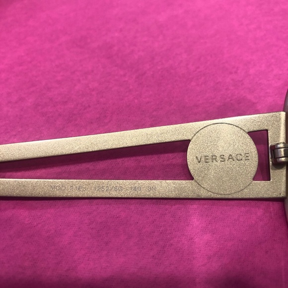 Vintage Versace sunglasses - Picture 3 of 8